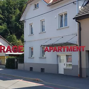 rezervați aici