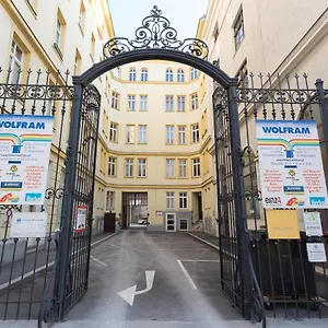 rezervați aici